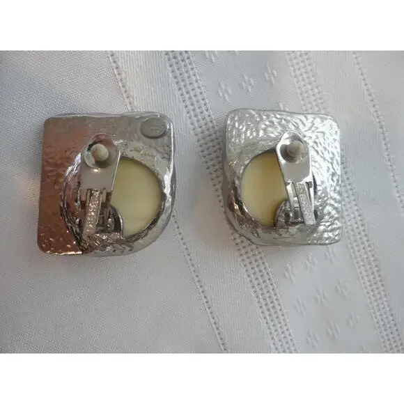 Vintage Les Bernard Signed Silver Tone and Cream Clip-On Earrings Lot 3 - Picture 5 of 9